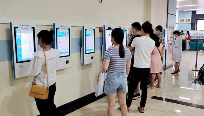 中欧zoty广州南站推出自助领丢失身份证用自助效劳终端刷脸就可以取(图2)